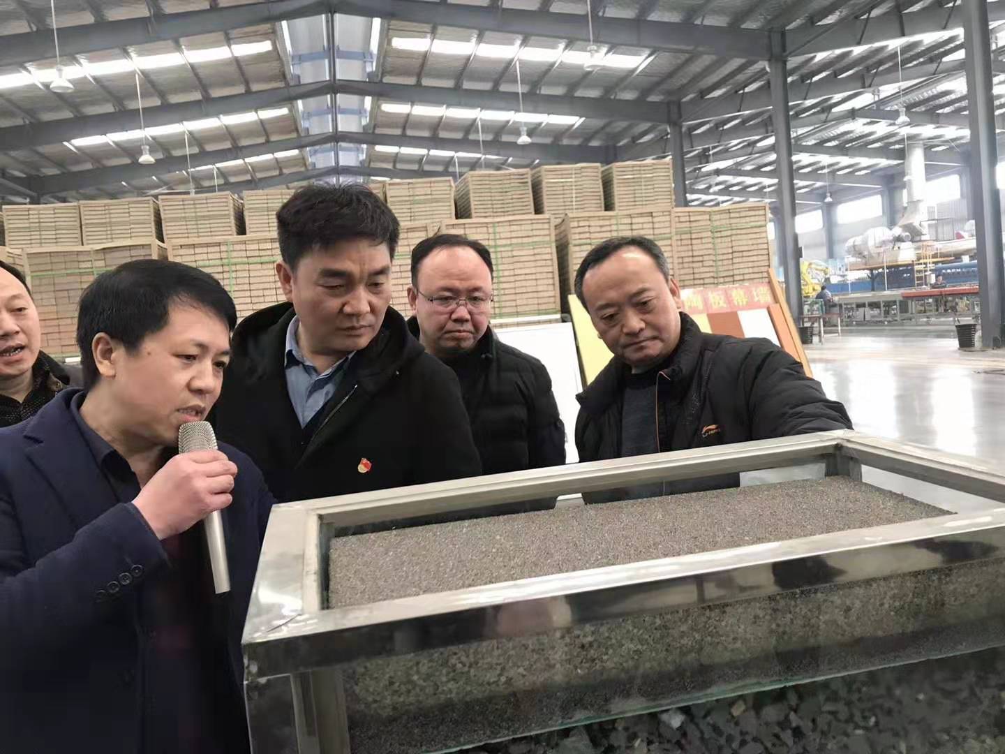 修武縣委常委，縣政府常務(wù)副縣長(cháng)千懷貴眾光公司考察調研